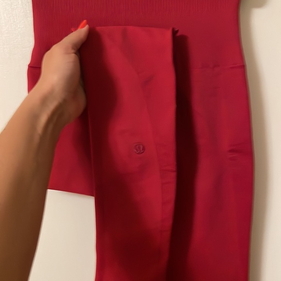 Lululemon Ebb to the street Brand NEW. (Super flattering booty cut) - Picture 9 of 10